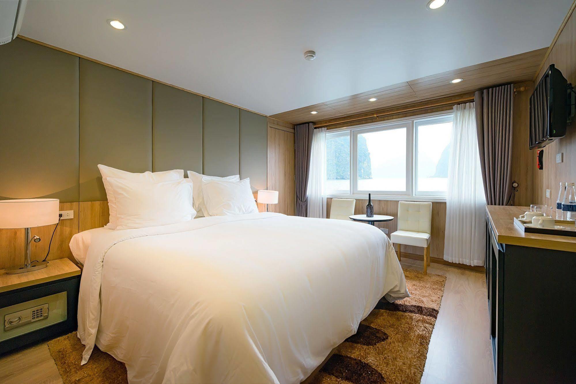 La Vela Premium Cruise - Managed By Paradise Cruises Ha Long Exteriér fotografie